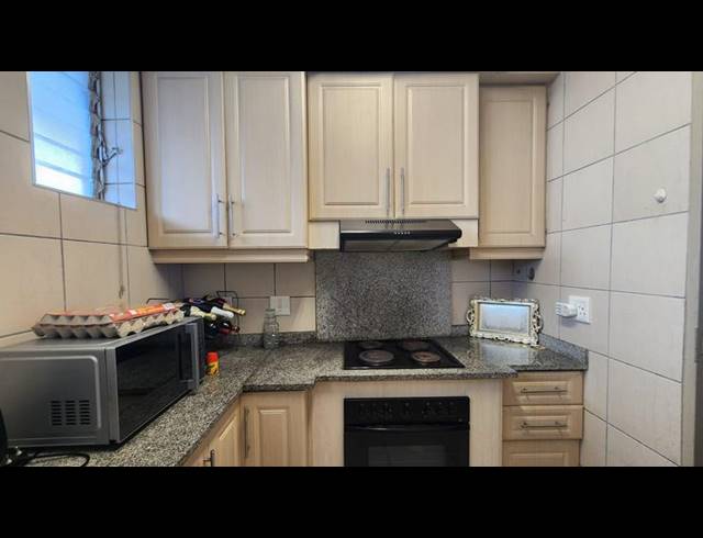 2 BEDROOM APARTMENT FOR SALE IN GLENWOOD